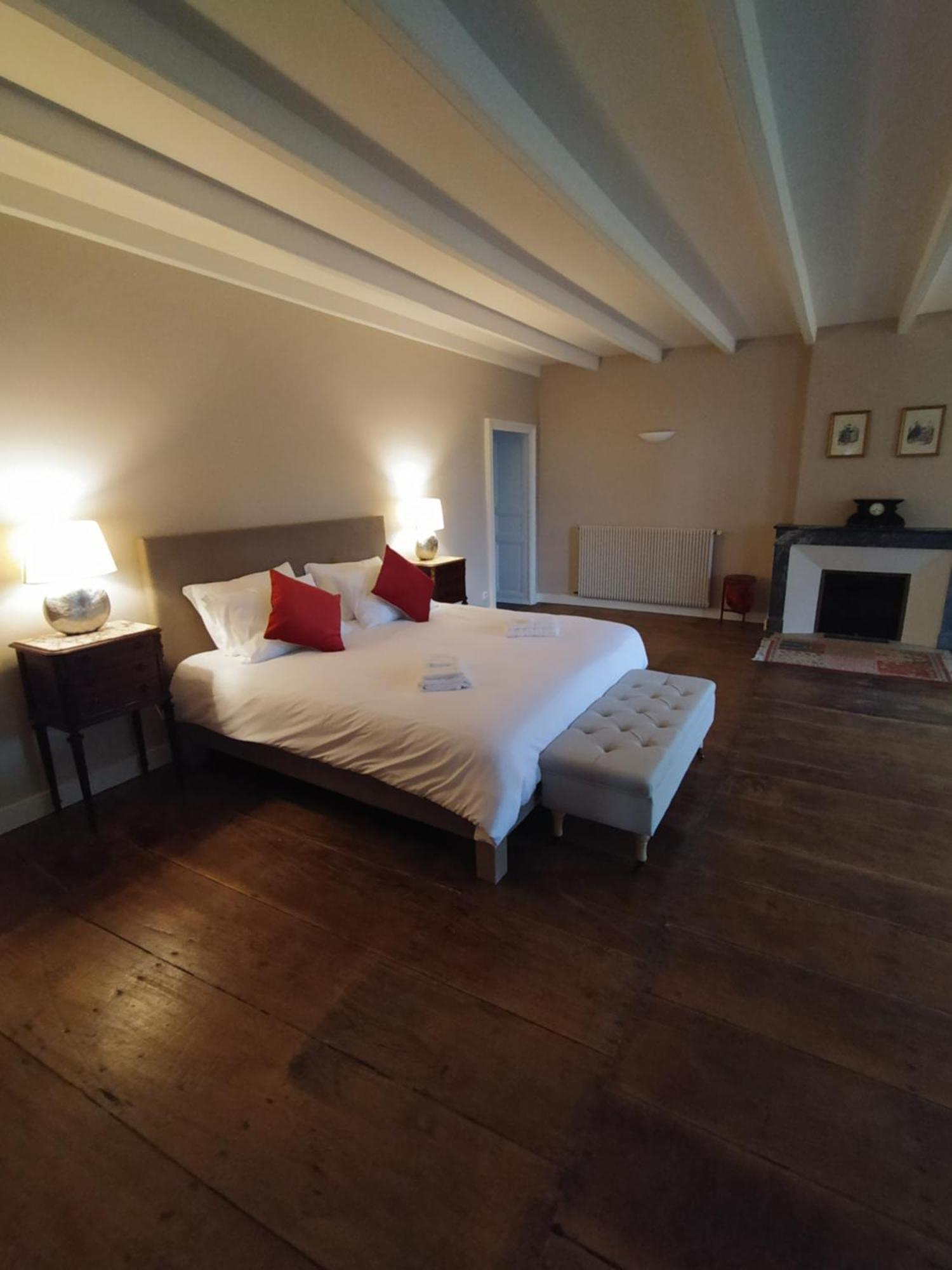 Вилла Langlade Estate Montboyer Экстерьер фото
