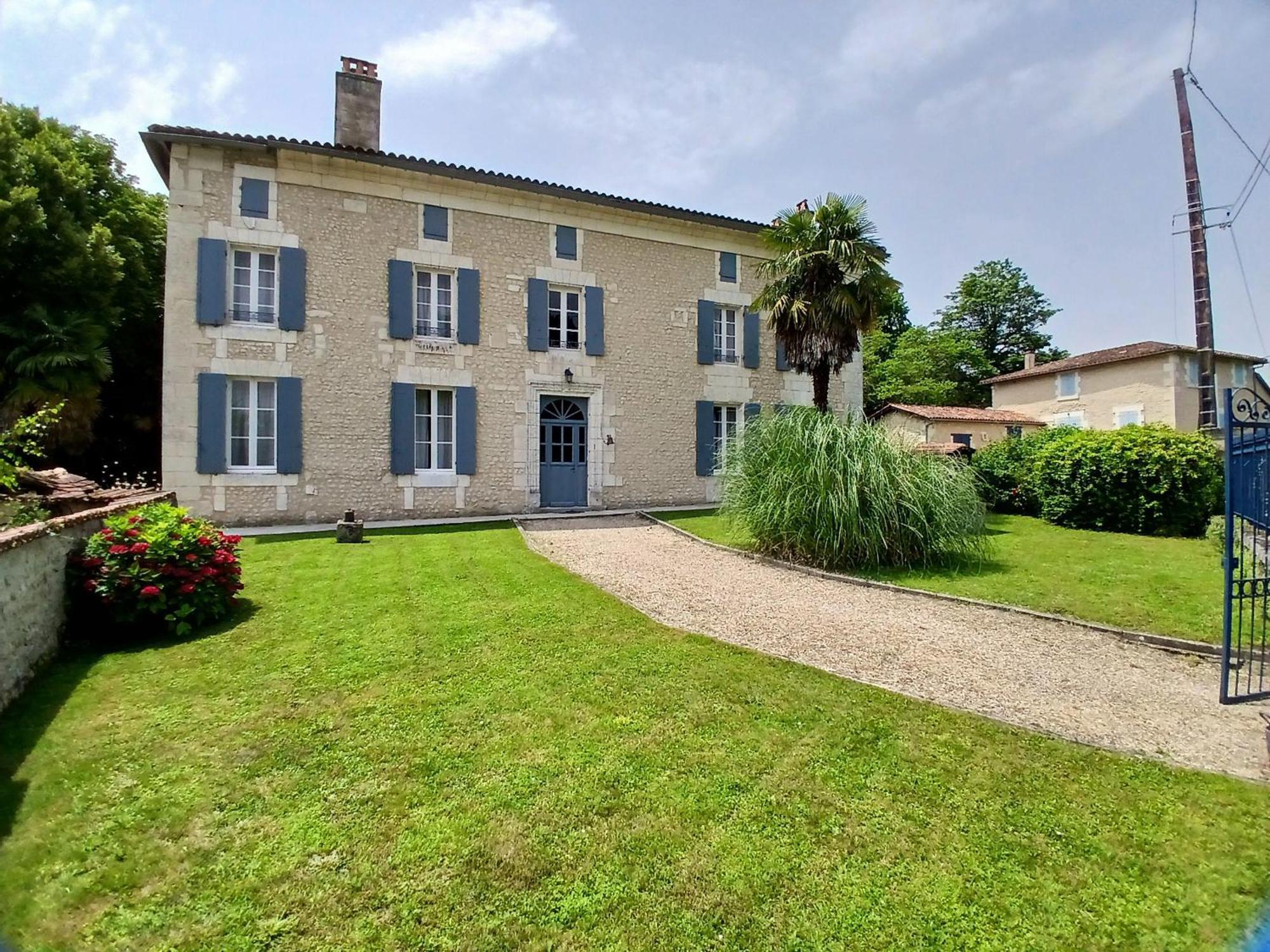 Вилла Langlade Estate Montboyer Экстерьер фото