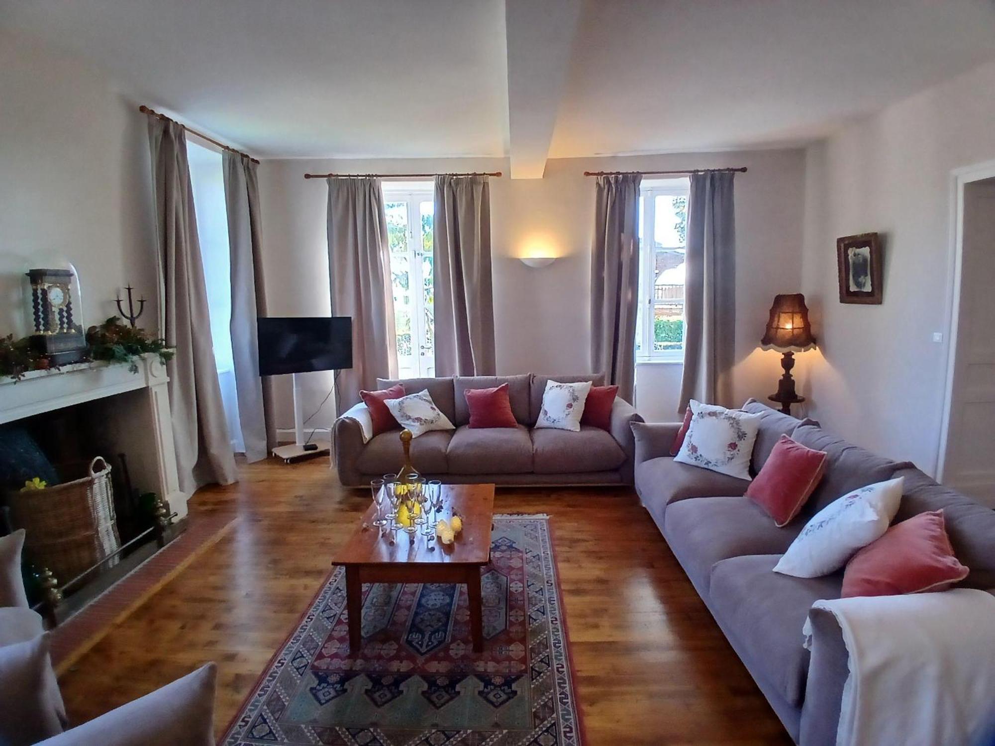 Вилла Langlade Estate Montboyer Экстерьер фото