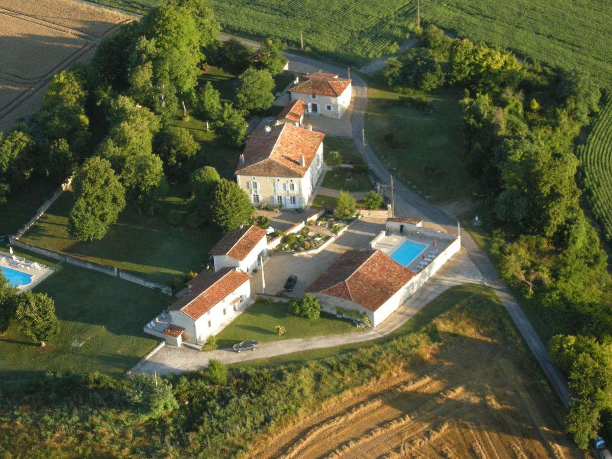 Вилла Langlade Estate Montboyer Экстерьер фото