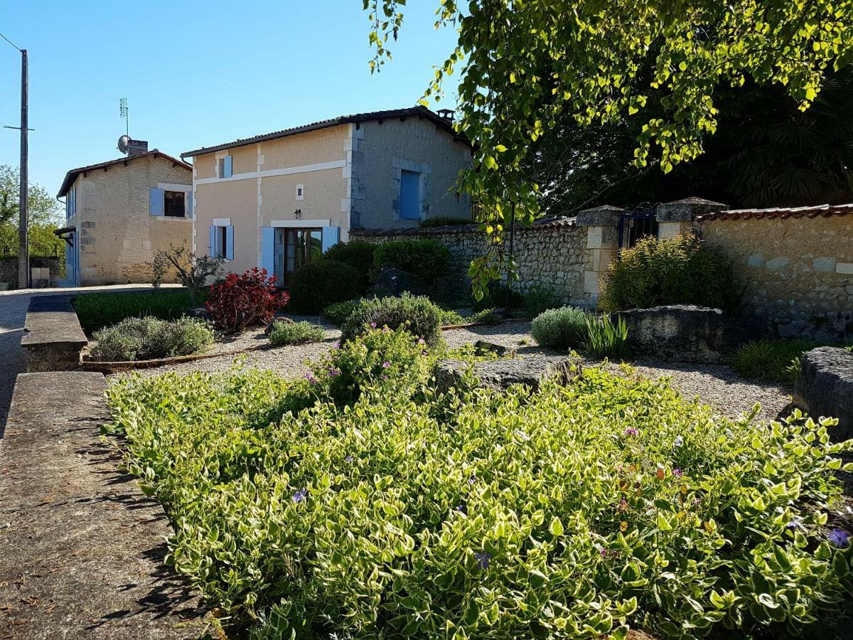 Вилла Langlade Estate Montboyer Экстерьер фото